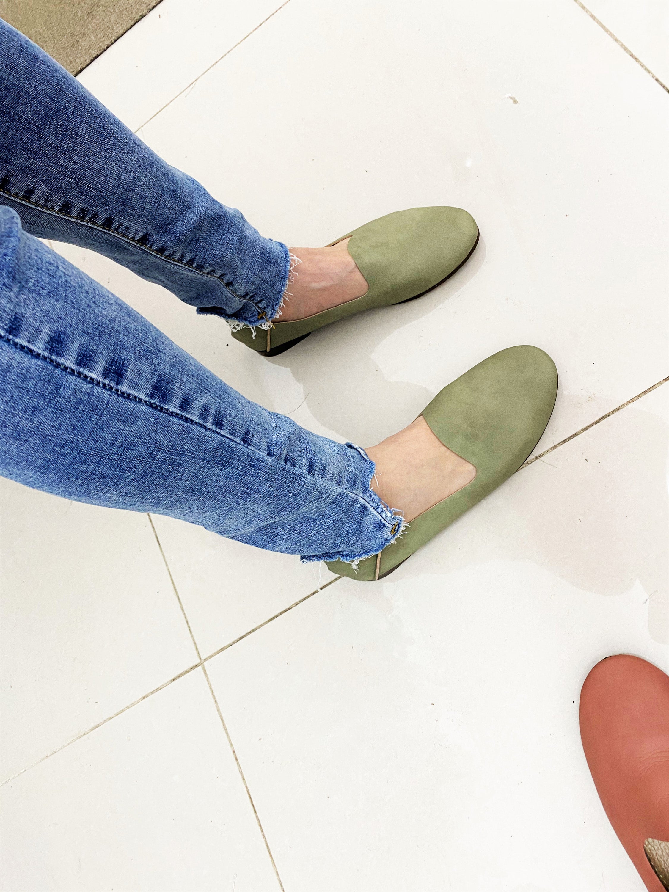 2 Ways Flats Shoes (Japan), 偉豐鞋 WELL SHOE HK, Sandal, Slippers, Classic Slippers, Casual Sandals, Flip Flops, Made in Thailand, Non Slip Shoes, Leather shoes, Home Slippers, Cotton Slippers, Linen Slippers, Boots, Japan Boots, Labor Boots, Japan Labor Boots, Rain Boots, Toe Cap Rain Boots, 凉鞋, 拖鞋, 經典拖鞋, 休閒涼鞋, 人字拖, 泰國製造, 防滑鞋, 皮鞋, 家居拖鞋, 棉拖鞋, 麻拖鞋, 靴子, 日本靴, 勞動靴, 日本勞動靴, 雨靴, 帶帽雨靴, Wellshoe