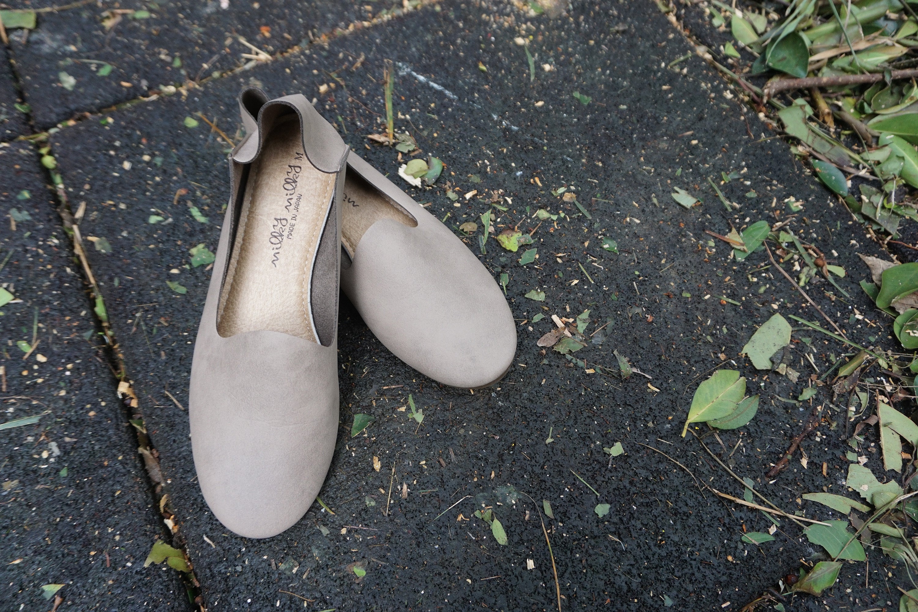 2 Ways Flats Shoes (Japan), 偉豐鞋 WELL SHOE HK, Sandal, Slippers, Classic Slippers, Casual Sandals, Flip Flops, Made in Thailand, Non Slip Shoes, Leather shoes, Home Slippers, Cotton Slippers, Linen Slippers, Boots, Japan Boots, Labor Boots, Japan Labor Boots, Rain Boots, Toe Cap Rain Boots, 凉鞋, 拖鞋, 經典拖鞋, 休閒涼鞋, 人字拖, 泰國製造, 防滑鞋, 皮鞋, 家居拖鞋, 棉拖鞋, 麻拖鞋, 靴子, 日本靴, 勞動靴, 日本勞動靴, 雨靴, 帶帽雨靴, Wellshoe