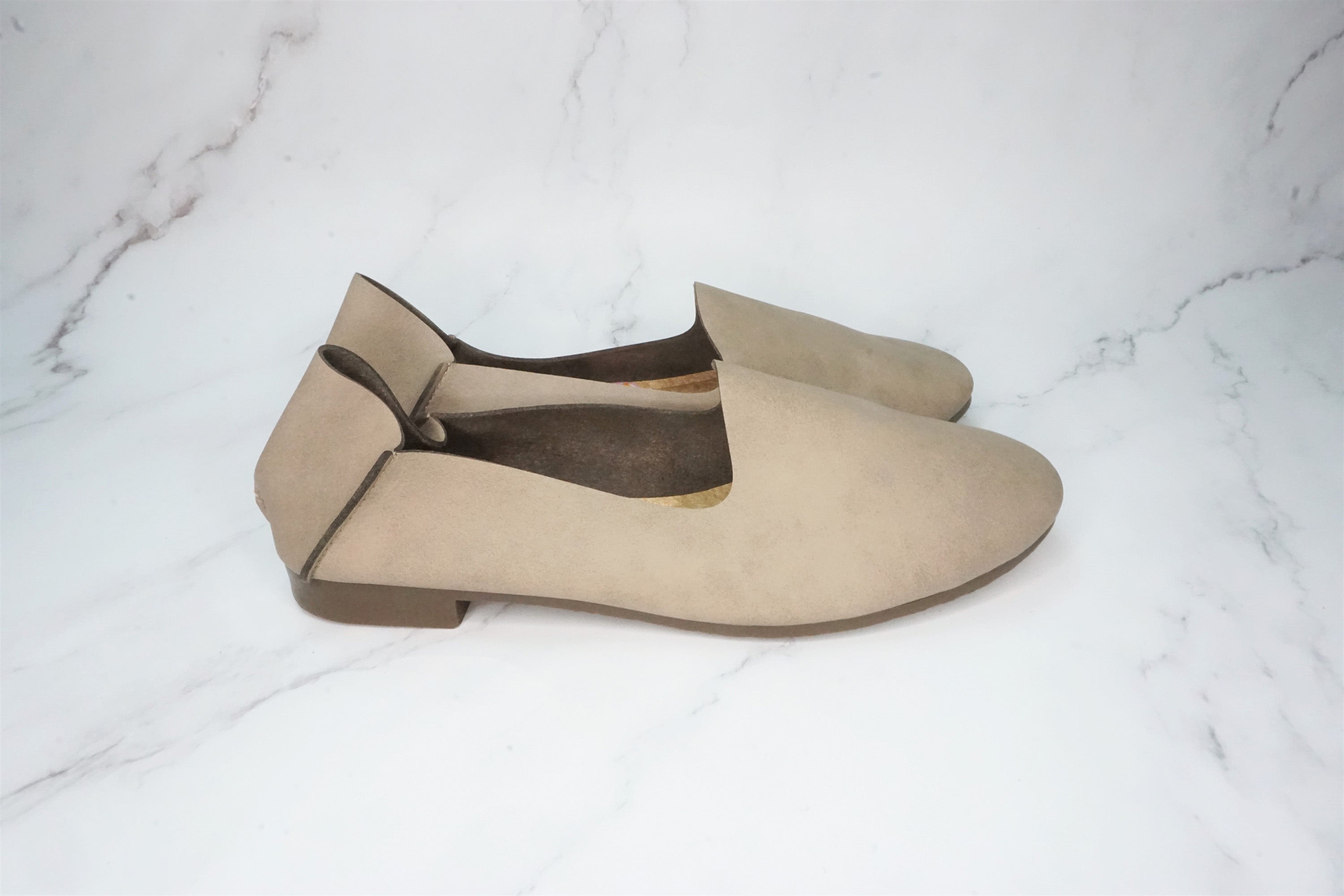 2 Ways Flats Shoes (Japan), 偉豐鞋 WELL SHOE HK, Sandal, Slippers, Classic Slippers, Casual Sandals, Flip Flops, Made in Thailand, Non Slip Shoes, Leather shoes, Home Slippers, Cotton Slippers, Linen Slippers, Boots, Japan Boots, Labor Boots, Japan Labor Boots, Rain Boots, Toe Cap Rain Boots, 凉鞋, 拖鞋, 經典拖鞋, 休閒涼鞋, 人字拖, 泰國製造, 防滑鞋, 皮鞋, 家居拖鞋, 棉拖鞋, 麻拖鞋, 靴子, 日本靴, 勞動靴, 日本勞動靴, 雨靴, 帶帽雨靴, Wellshoe