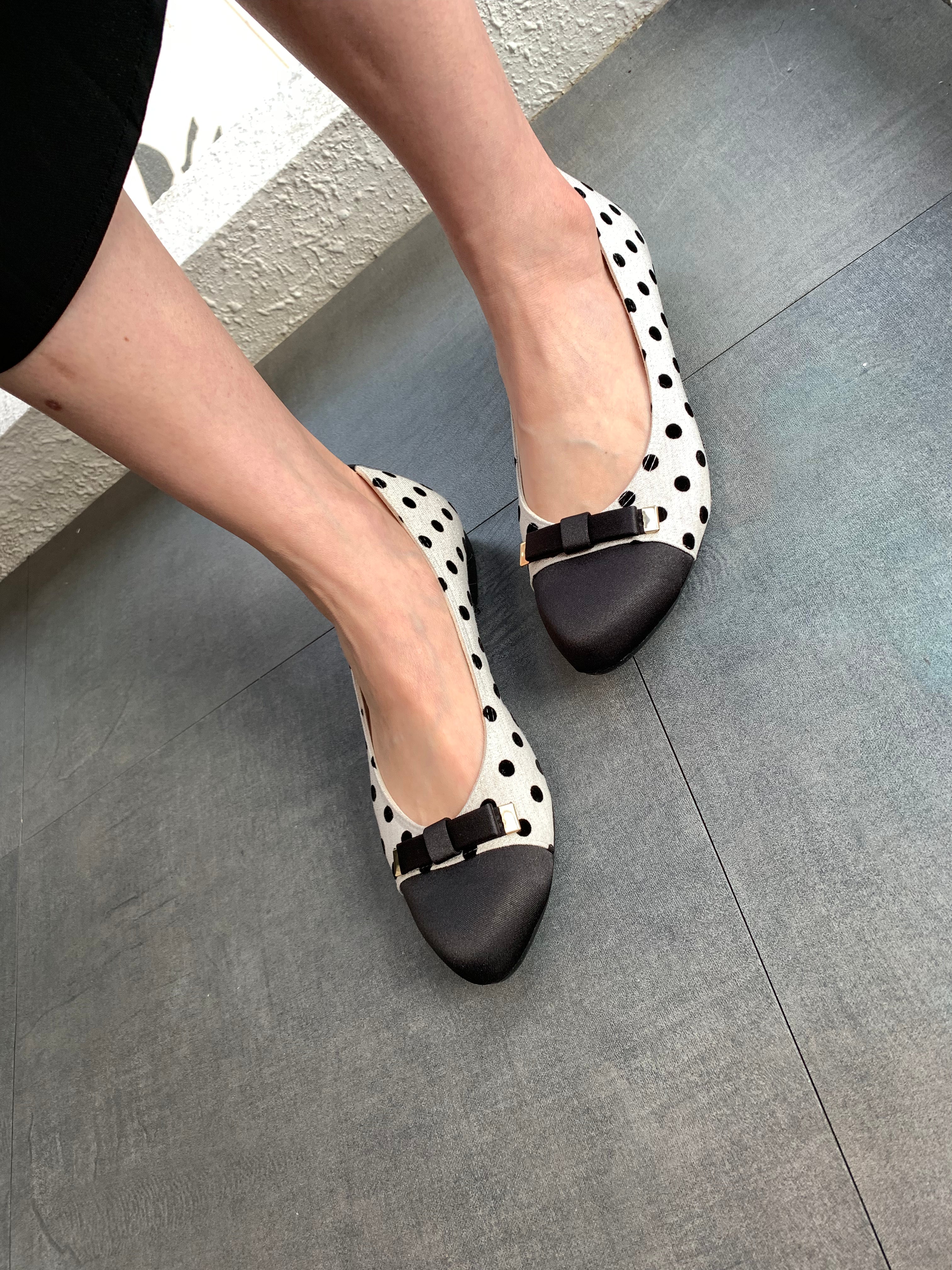 Japan Fashion Dots Pattern Flats with Bow (Soft Soles), 偉豐鞋 WELL SHOE HK, Sandal, Slippers, Classic Slippers, Casual Sandals, Flip Flops, Made in Thailand, Non Slip Shoes, Leather shoes, Home Slippers, Cotton Slippers, Linen Slippers, Boots, Japan Boots, Labor Boots, Japan Labor Boots, Rain Boots, Toe Cap Rain Boots, 凉鞋, 拖鞋, 經典拖鞋, 休閒涼鞋, 人字拖, 泰國製造, 防滑鞋, 皮鞋, 家居拖鞋, 棉拖鞋, 麻拖鞋, 靴子, 日本靴, 勞動靴, 日本勞動靴, 雨靴, 帶帽雨靴, Wellshoe