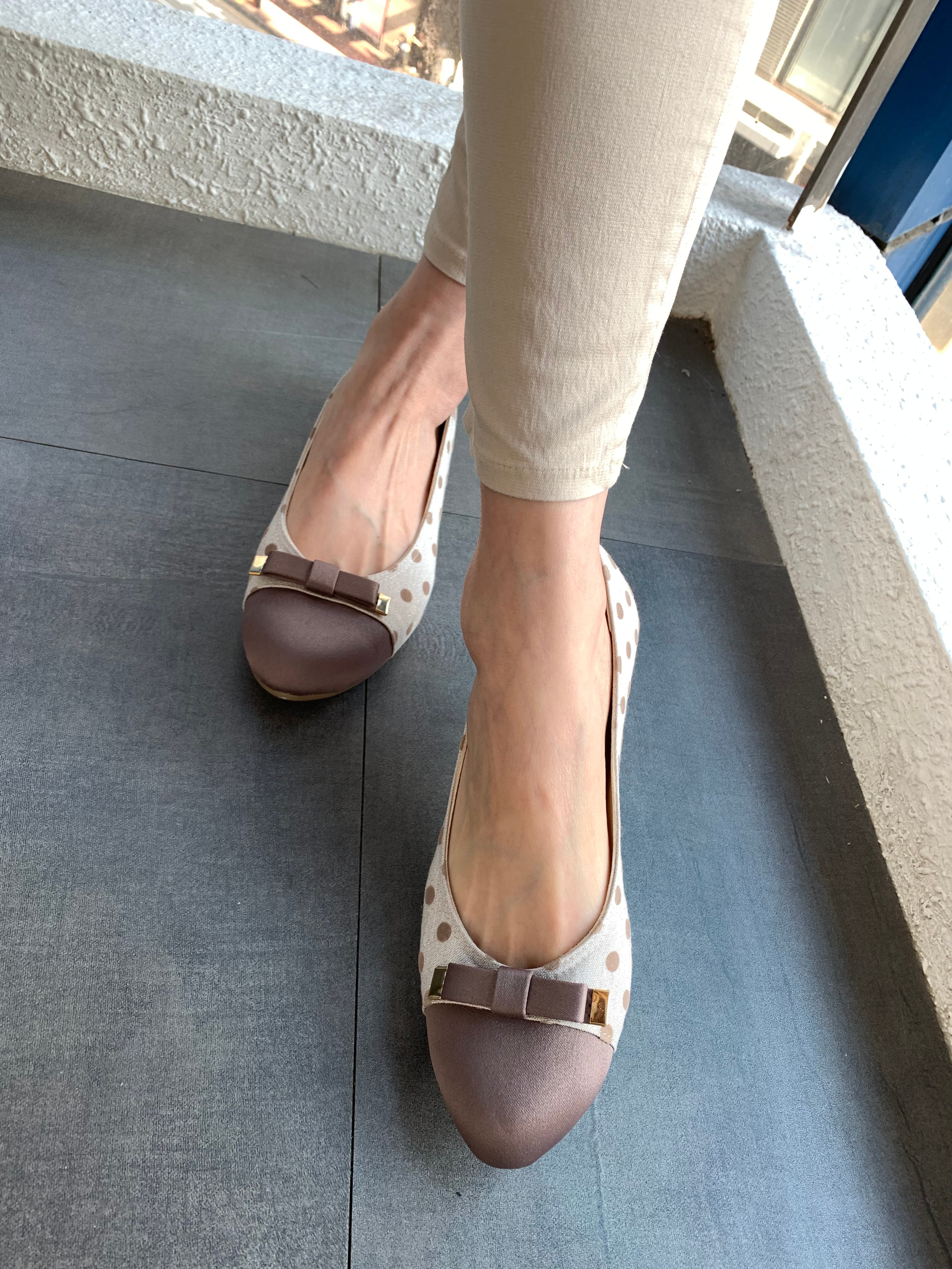 Japan Fashion Dots Pattern Flats with Bow (Soft Soles)-ARCH CONTACT-BE-JP/TW Size-1: 230-偉豐鞋 WELL SHOE HK-Well Shoe-偉豐鞋-偉豐網-荃灣鞋店-Functional shoes-Hong Kong Tsuen Wan Shoe Store-Tai Wan Shoe-Japan Shoe-高品質功能鞋-台灣進口鞋-日本進口鞋-High-quality shoes-鞋類配件-荃灣進口鞋-香港鞋店-優質鞋類產品-水靴-帆布鞋-廚師鞋-香港鞋品牌-Hong Kong Shoes brand-長者鞋-Hong Kong Rain Boots-Kitchen shoes-Cruthes-Slipper-Well Shoe Hong Kong-Anello-Arriba-休閒鞋-舒適鞋-健康鞋-皮鞋-Healthy shoes-Leather shoes-Hiking shoes