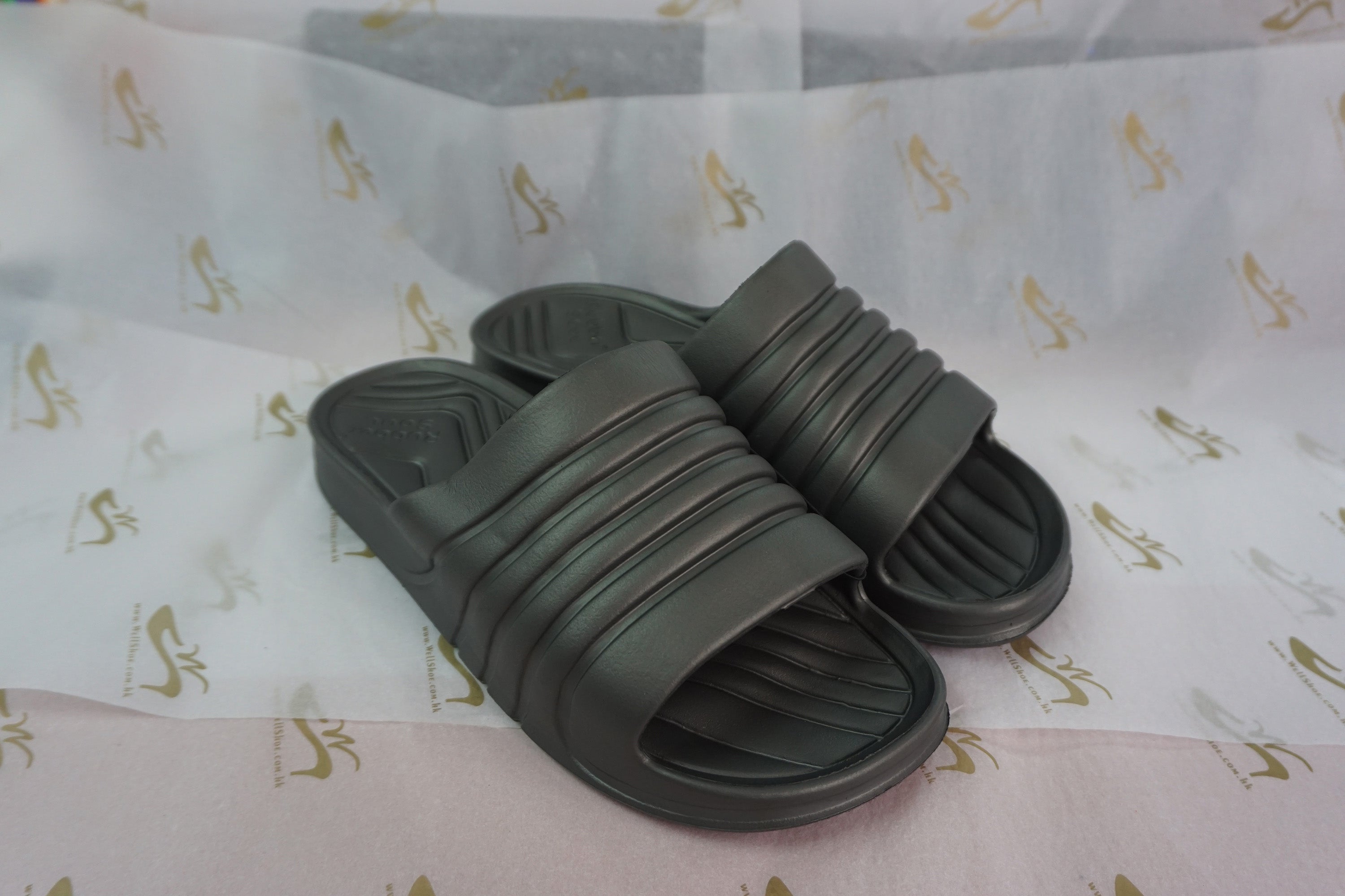 T3328 Casual Sandals (Thailand Made)-FLEX-GY-US Size: 10-偉豐鞋 WELL SHOE HK-Well Shoe-偉豐鞋-偉豐網-荃灣鞋店-Functional shoes-Hong Kong Tsuen Wan Shoe Store-Tai Wan Shoe-Japan Shoe-高品質功能鞋-台灣進口鞋-日本進口鞋-High-quality shoes-鞋類配件-荃灣進口鞋-香港鞋店-優質鞋類產品-水靴-帆布鞋-廚師鞋-香港鞋品牌-Hong Kong Shoes brand-長者鞋-Hong Kong Rain Boots-Kitchen shoes-Cruthes-Slipper-Well Shoe Hong Kong-Anello-Arriba-休閒鞋-舒適鞋-健康鞋-皮鞋-Healthy shoes-Leather shoes-Hiking shoes