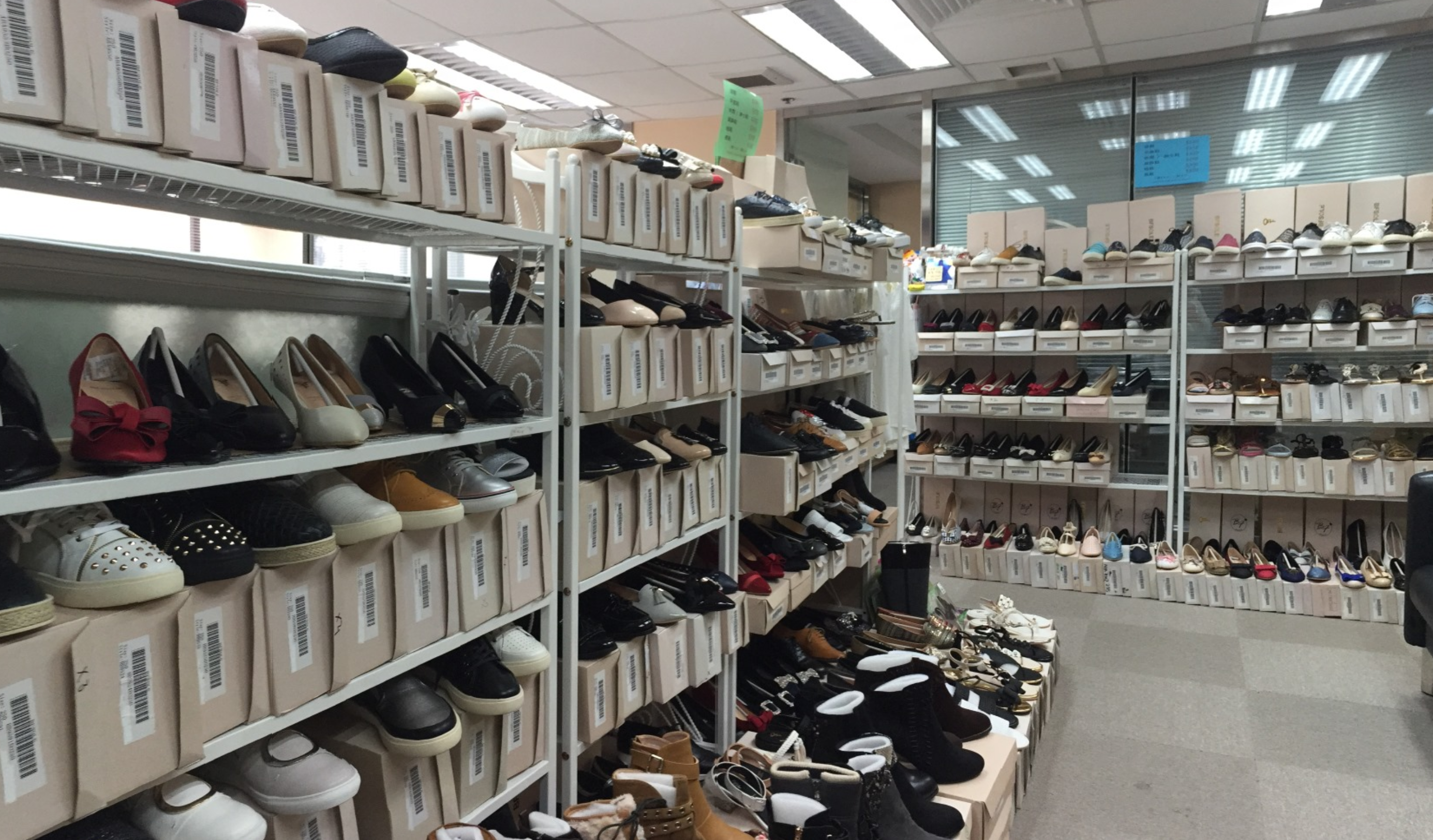 Well Shoe-偉豐鞋-偉豐網-荃灣鞋店-Functional shoes-Hong Kong Tsuen Wan Shoe Store-Tai Wan Shoe-Japan Shoe-高品質功能鞋-台灣進口鞋-日本進口鞋-High-quality shoes-鞋類配件-荃灣進口鞋-香港鞋店-優質鞋類產品-水靴-帆布鞋-廚師鞋-香港鞋品牌-Hong Kong Shoes brand-長者鞋-Hong Kong Rain Boots-Kitchen shoes-Cruthes-Slipper-Well Shoe Hong Kong-Anello-Arriba-休閒鞋-舒適鞋-健康鞋-皮鞋-Healthy shoes-Leather shoes-Hiking shoes